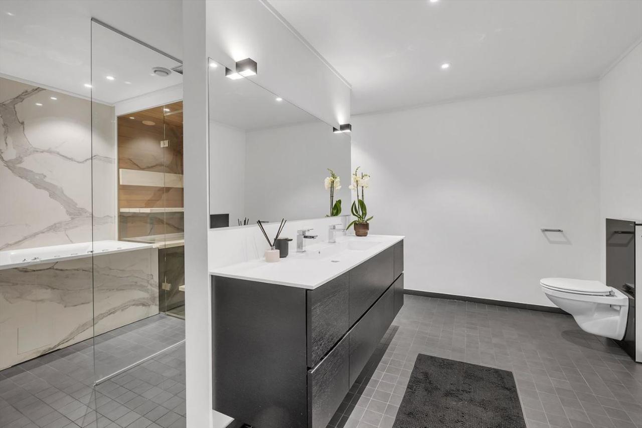 Kais Sauna, Jacuzzi, Cinema And Balcony House! Central Location Tromso Exterior photo